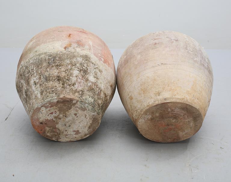 YTTERFODER, 2 st, lergods, 1900-talets andra hälft.