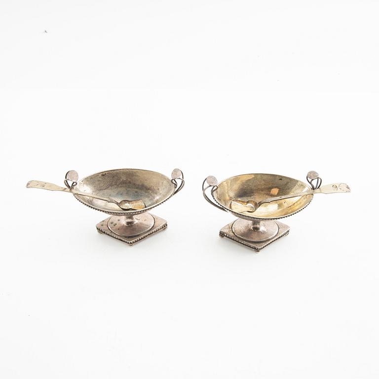 Petter Adolf Sjöberg saltkar ett par samt skedar Sengustavianska silver Stockholm 1820.