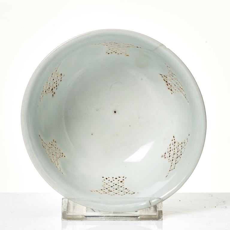 Skål, porslin. Qingdynastin, Kangxi (1662-1722).