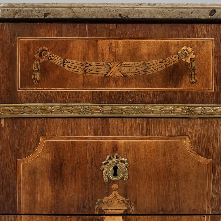 A Gustavian commode, late 18th century.