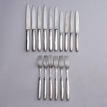 Swedish 18th century silver cutleries, 16 pieces, marks of Carl Gideon Renander, Stockholm 1782 and 1787.