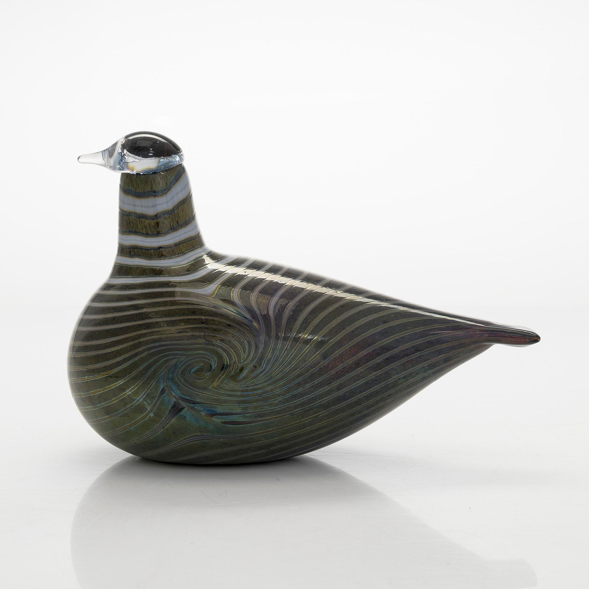 Oiva Toikka, a glass bird signed O. Toikka Nuutajärvi.