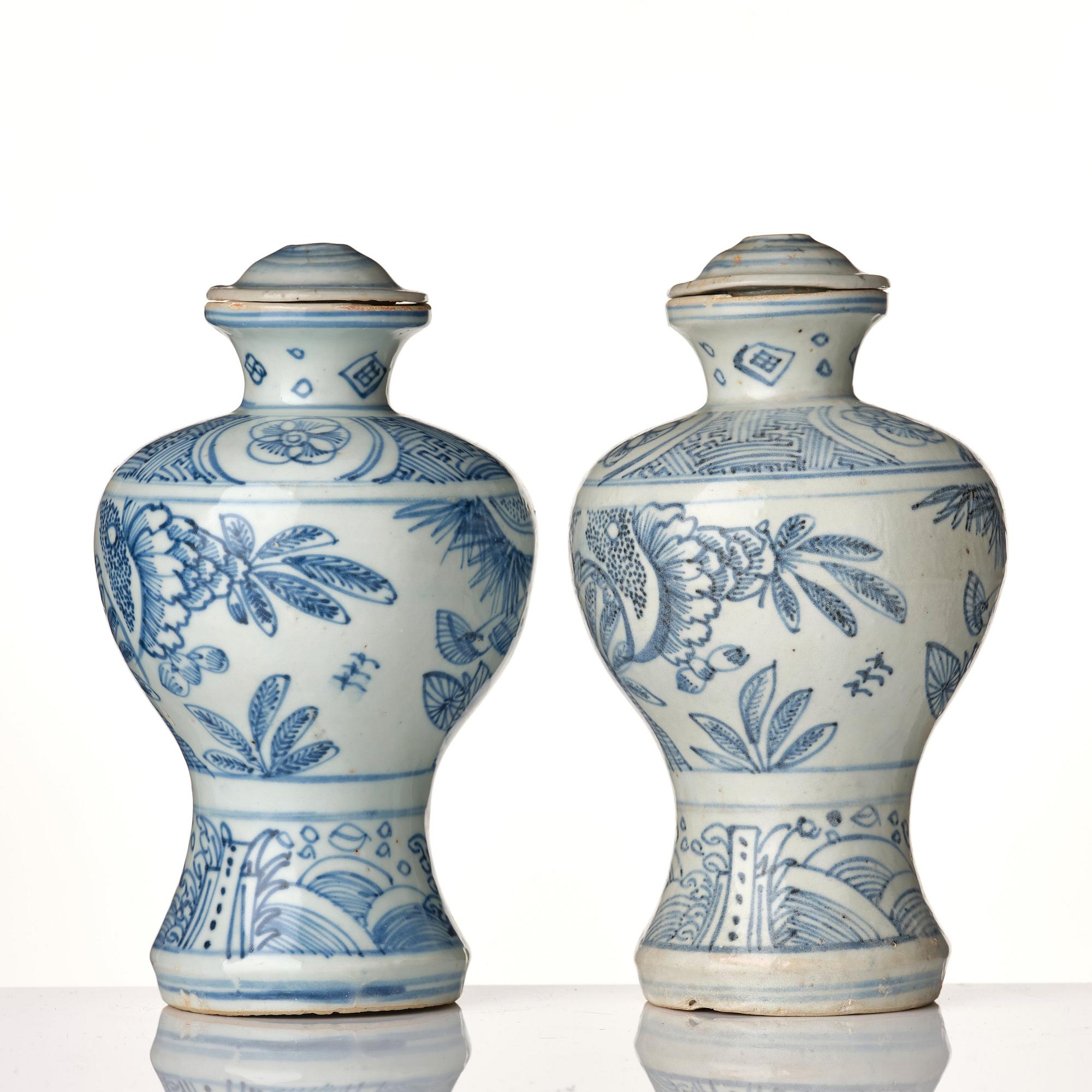 A pair of blue and white Meiping vases, late Ming dynasty (1368-1644).