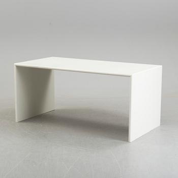 One table and 2 benches "Monterey", 3 pcs, by Peter J Lassen, Montana, 21th century.