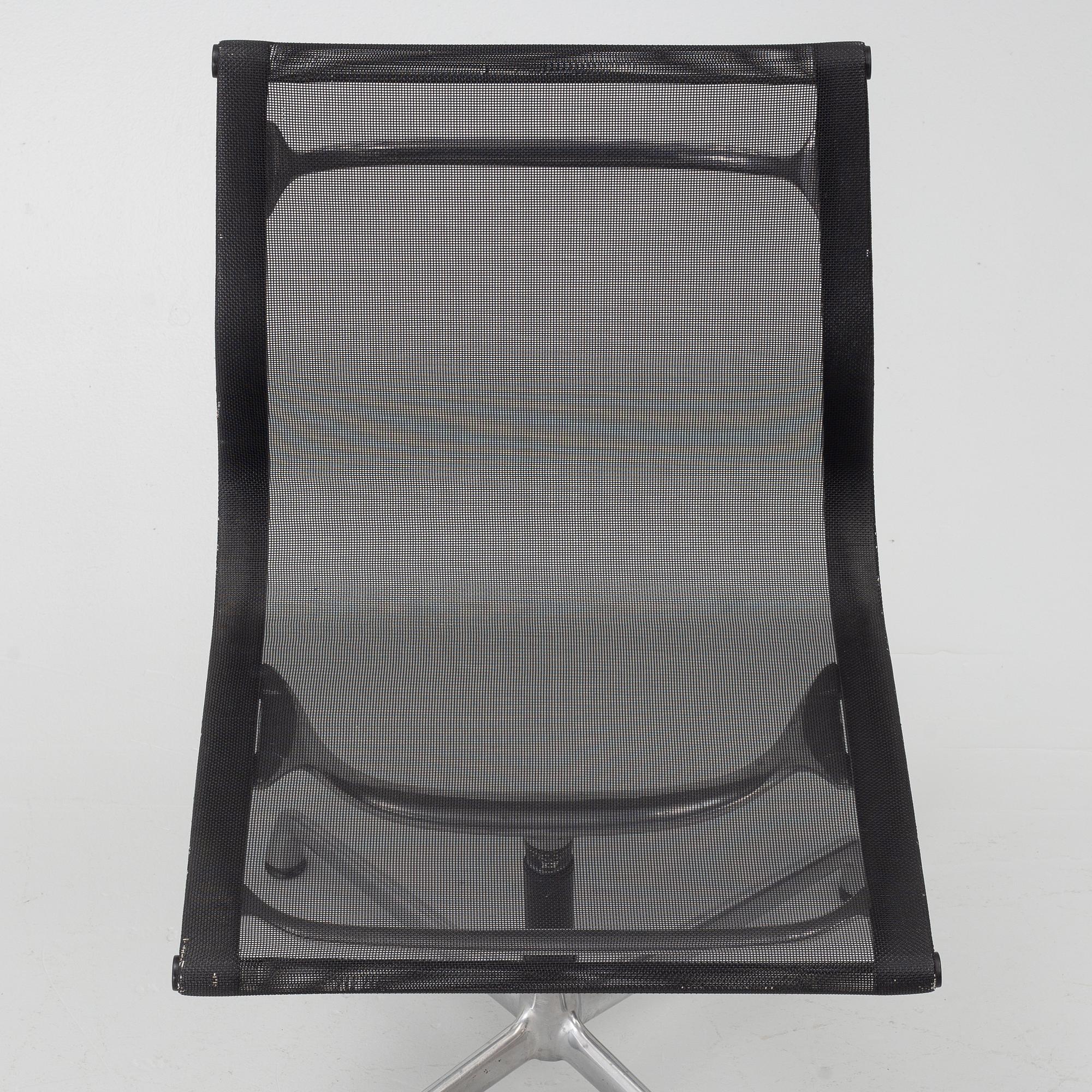 Charles & Ray Eames, Desk chair, EA 101, ICF. Second half of the 20th century.