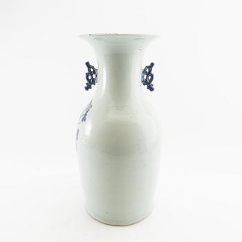 Vases 2 pcs China 20th century porcelain.