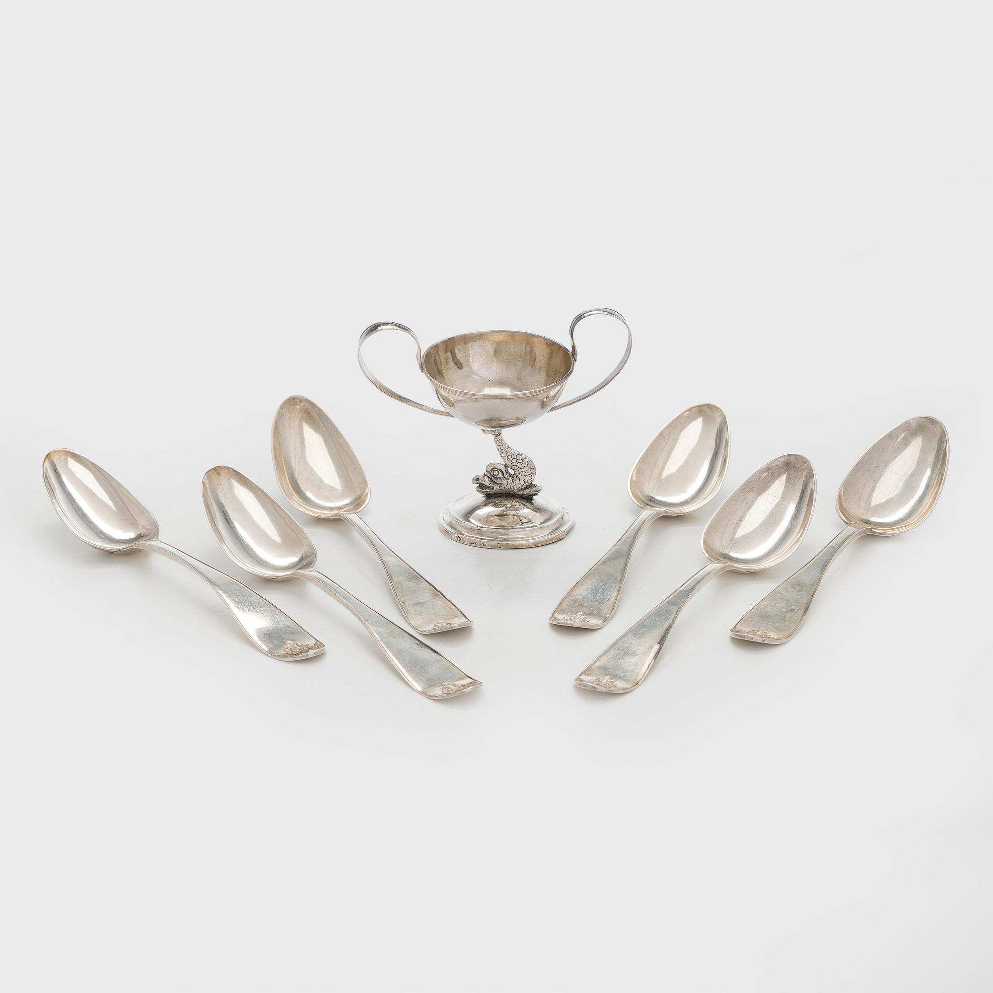 Saltkar, silver, C. I. Rindell 1810-37, och matskedar, 6 st, silver, A. Mörck, Björneborg 1800-talets första hälft.