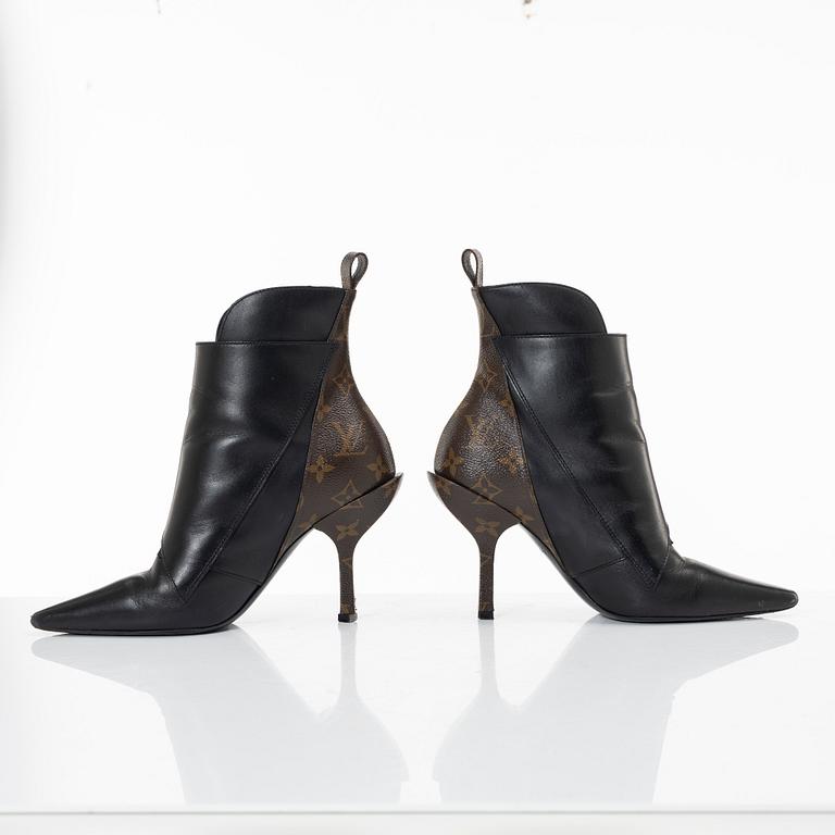 Louis Vuitton, ankle boots, "Monogram Janet Ankle Boots", size 37.