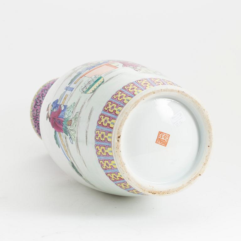 Golvvas, porslin, Kina, modern tillverkning.