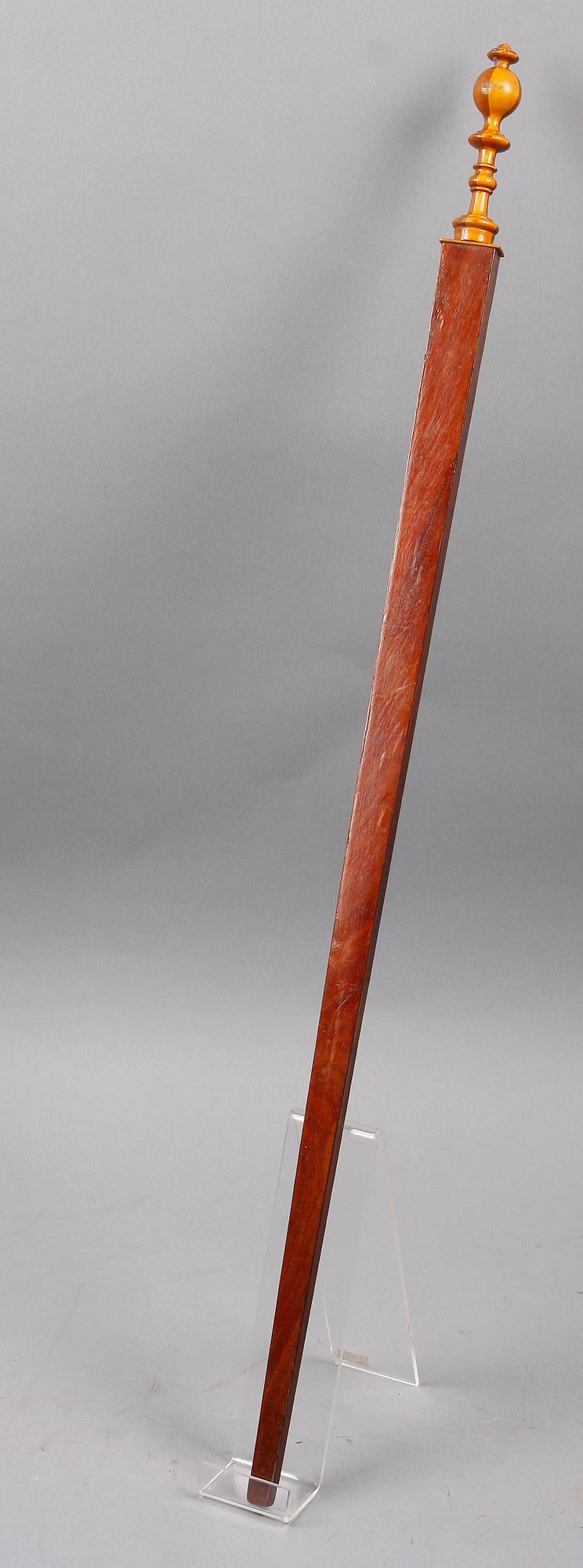 MÄTSTICKA, trä, 1800-tal.