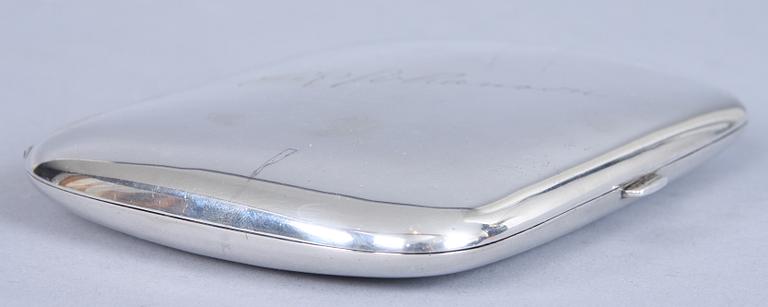 CIGARETTETUI, silver, importstämplar, 176 g.