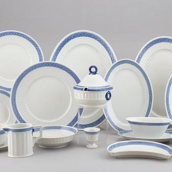 ARNOLD KROG, servis, 45 delar, porslin. "Blå Vifte", Royal Copenhagen, Danmark, 1900-talets andra hälft.