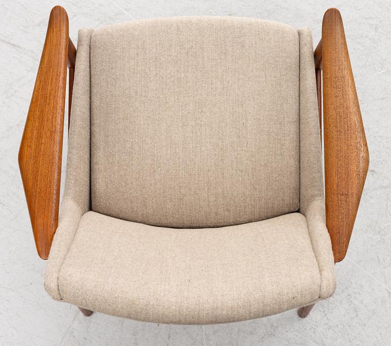 Arne Vodder, a pair of armchairs, model No. 810, Slagelse Møbelvaerk A/S, Denmark, mid-20th Century.