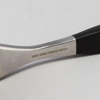 FOLKE ARSTRÖM, 37 pieces of 'Focus Delux' stainless steel and bakelite cutlery from Gense.
