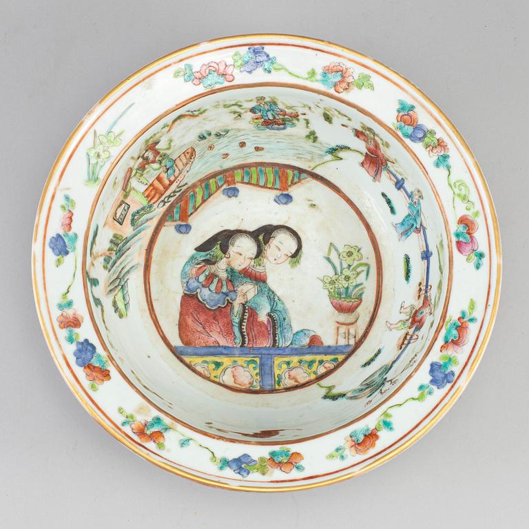 SKÅL, porslin. Qingdynastin, sent 1800-tal.