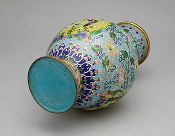 VAS, cloisonné, Kina, 1900-talets första hälft.