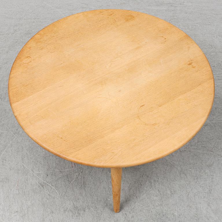 HANS J WEGNER, a model CH008 sofa table, for Carl Hansen & Son.
