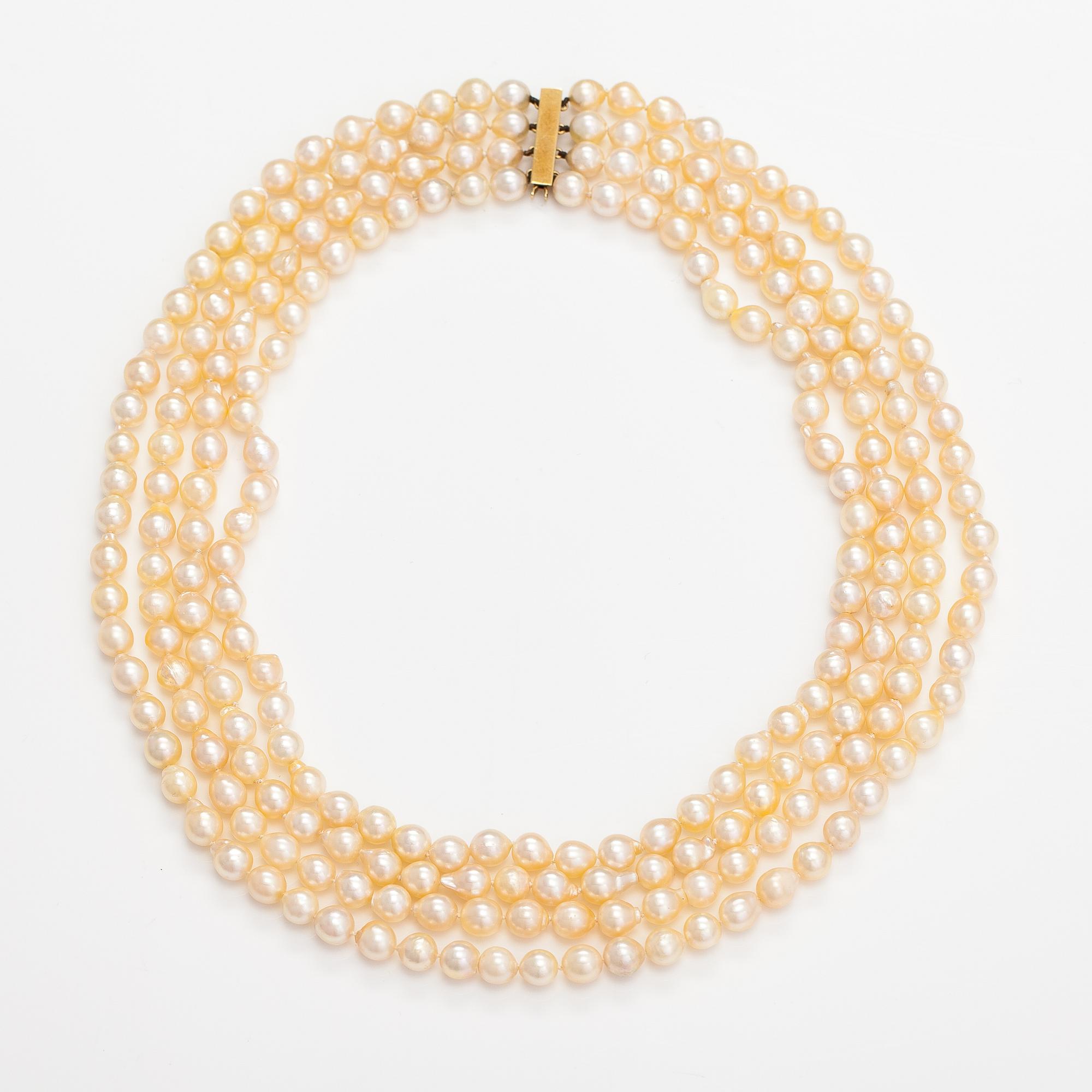 Pärlcollier, 4-radigt, odlade pärlor och 14K guldlås.