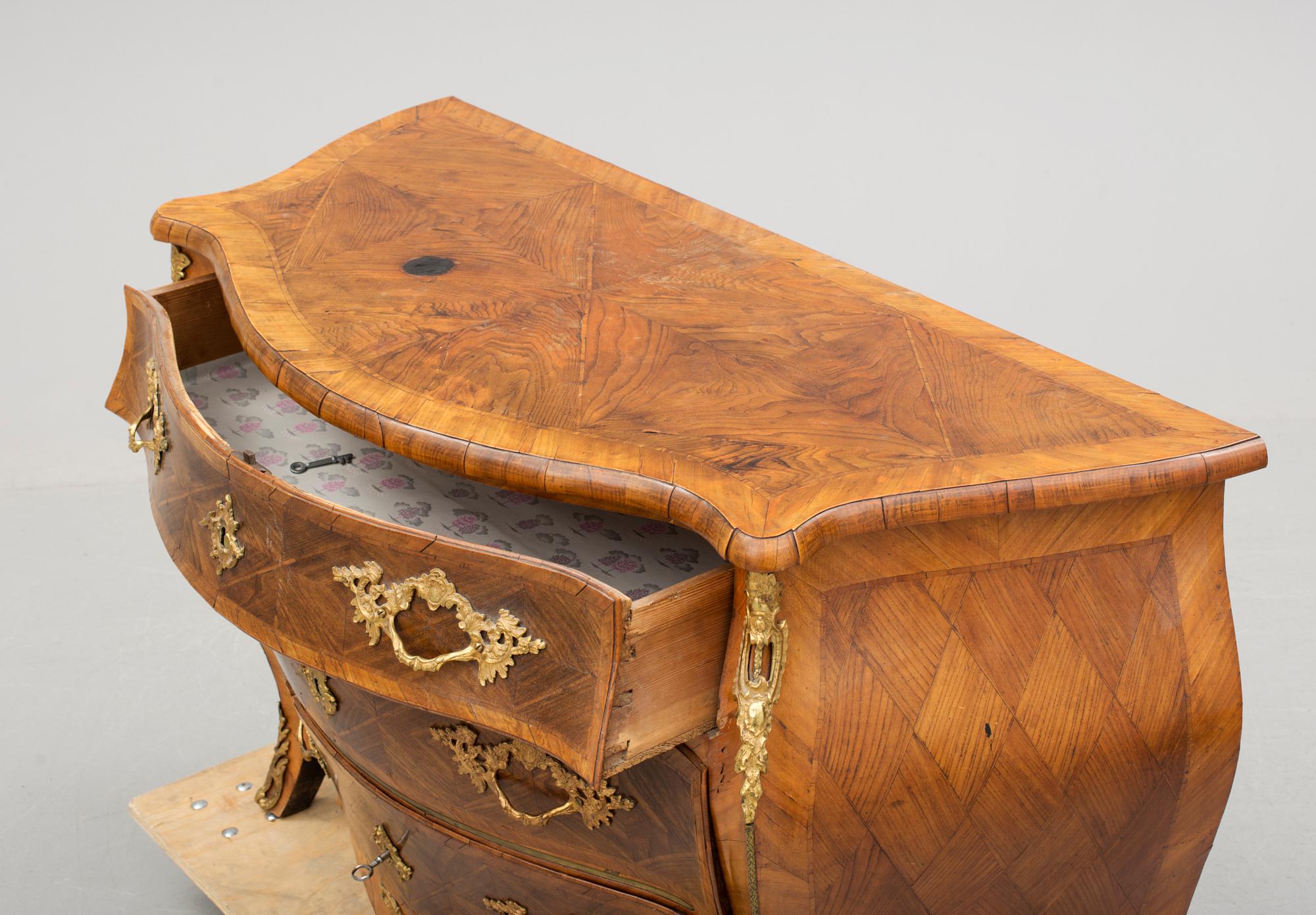 BYRÅ, rokoko, 1700-tal.