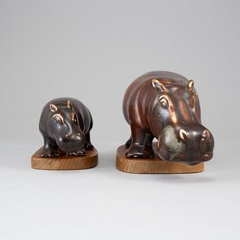 GUNNAR NYLUND, 2 stoneware figurines, Rörstrand.