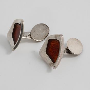 RAY URBAN, Stockholm, 1954, a pair of enamel cuff links.