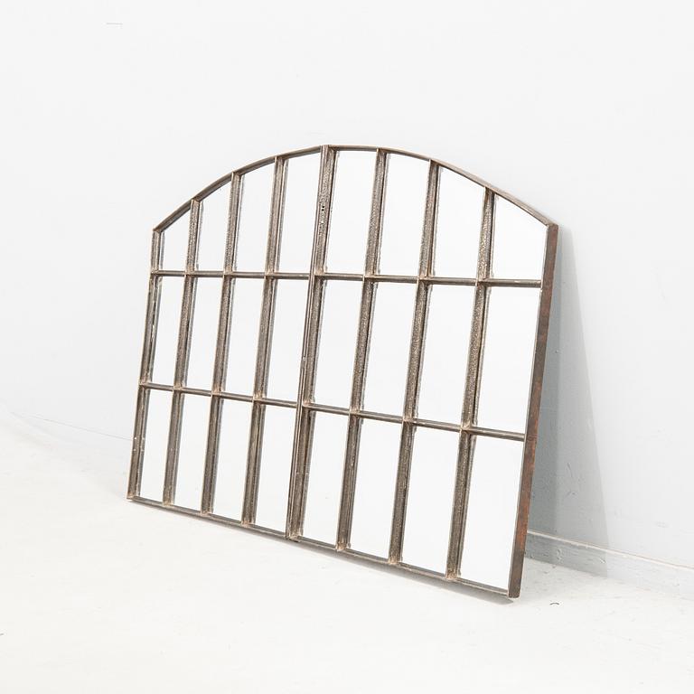 Spegel, modern tillverkning.