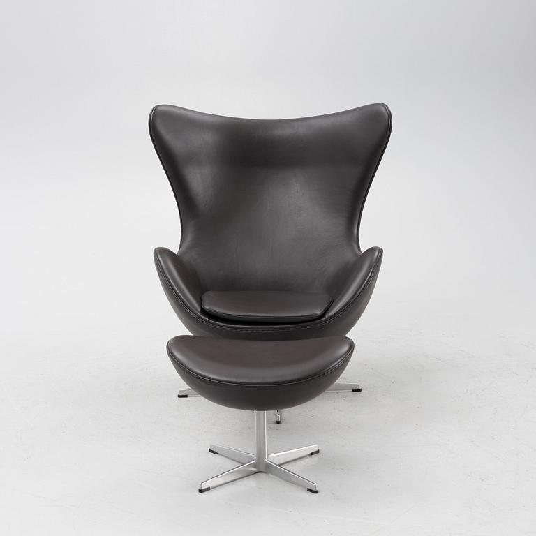 Arne Jacobsen, an "The Egg" armchair woth ottoman, Fritz Hansen, Denmark, 2003.