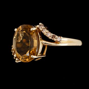 RING, 14K guld och gultonad kvarts. Total vikt ca 4 g.