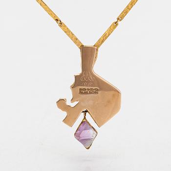 Björn Weckström, A 14K gold necklace 'Kaltio' with an amethyst for Lapponia 1972.