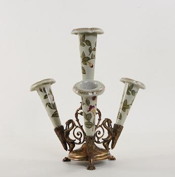 VAS, mässing och porslin, empirestil, 1900/2000-tal.