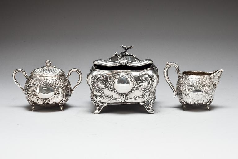 PARTI SILVER, 3 delar, silver.  Utländska stämplar. 1900-tal. Vikt ca 768 g.