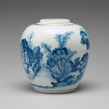 A blue and white jar, Qing dynasty, Kangxi (1662-1722).