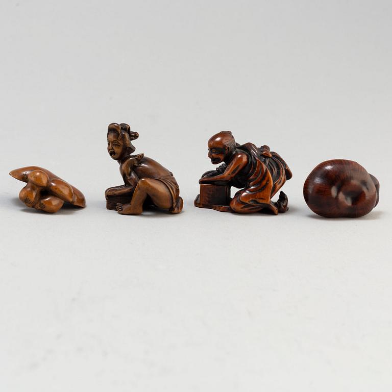 Four Japanese wooden Netsukes, Meiji (1868-1912).