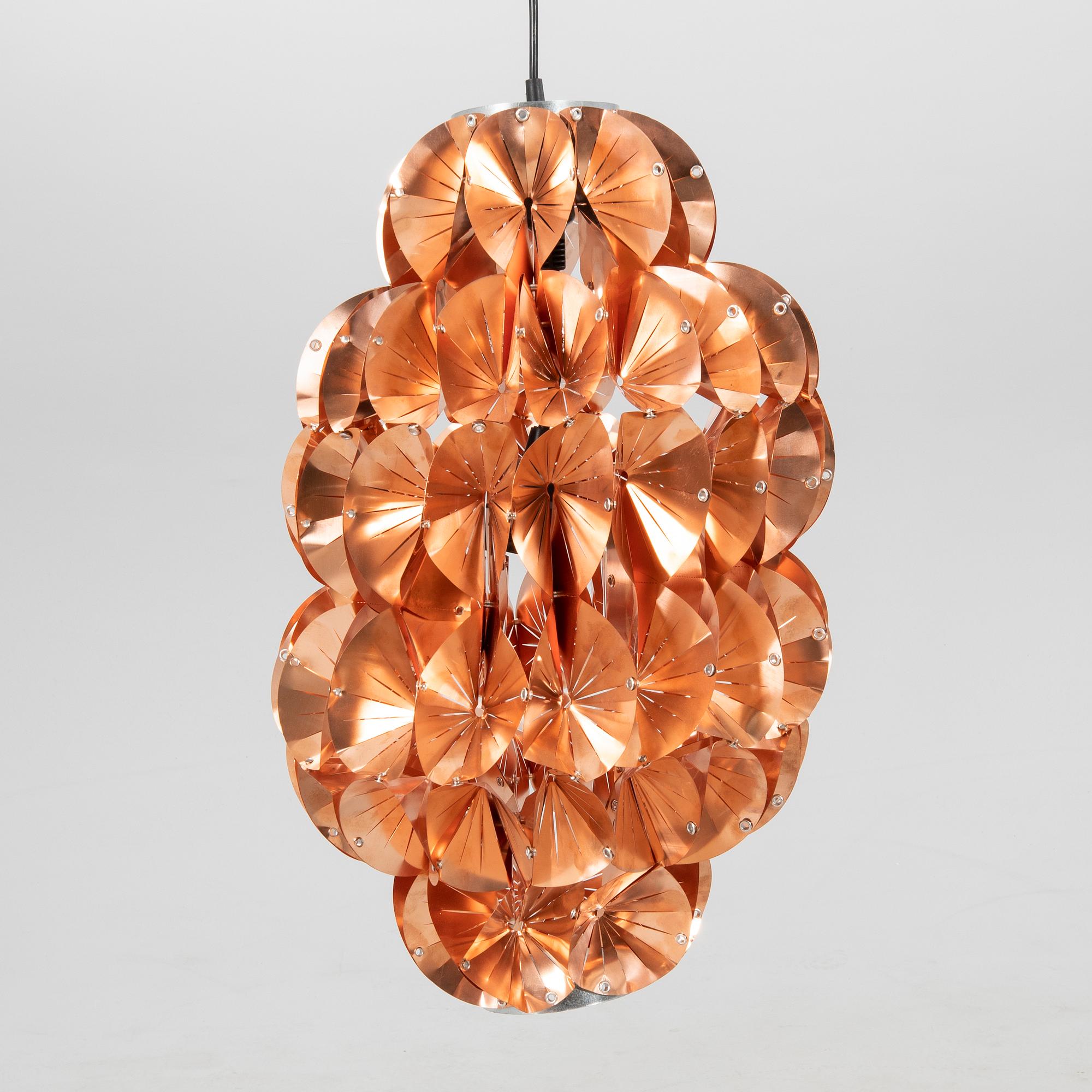 Lisa Hilland, ceiling lamp/table lamp from the Glamrocks 2023 series.