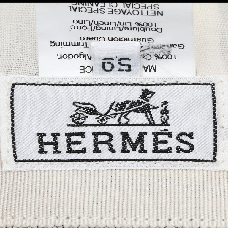 HERMÈS, a grey hat.