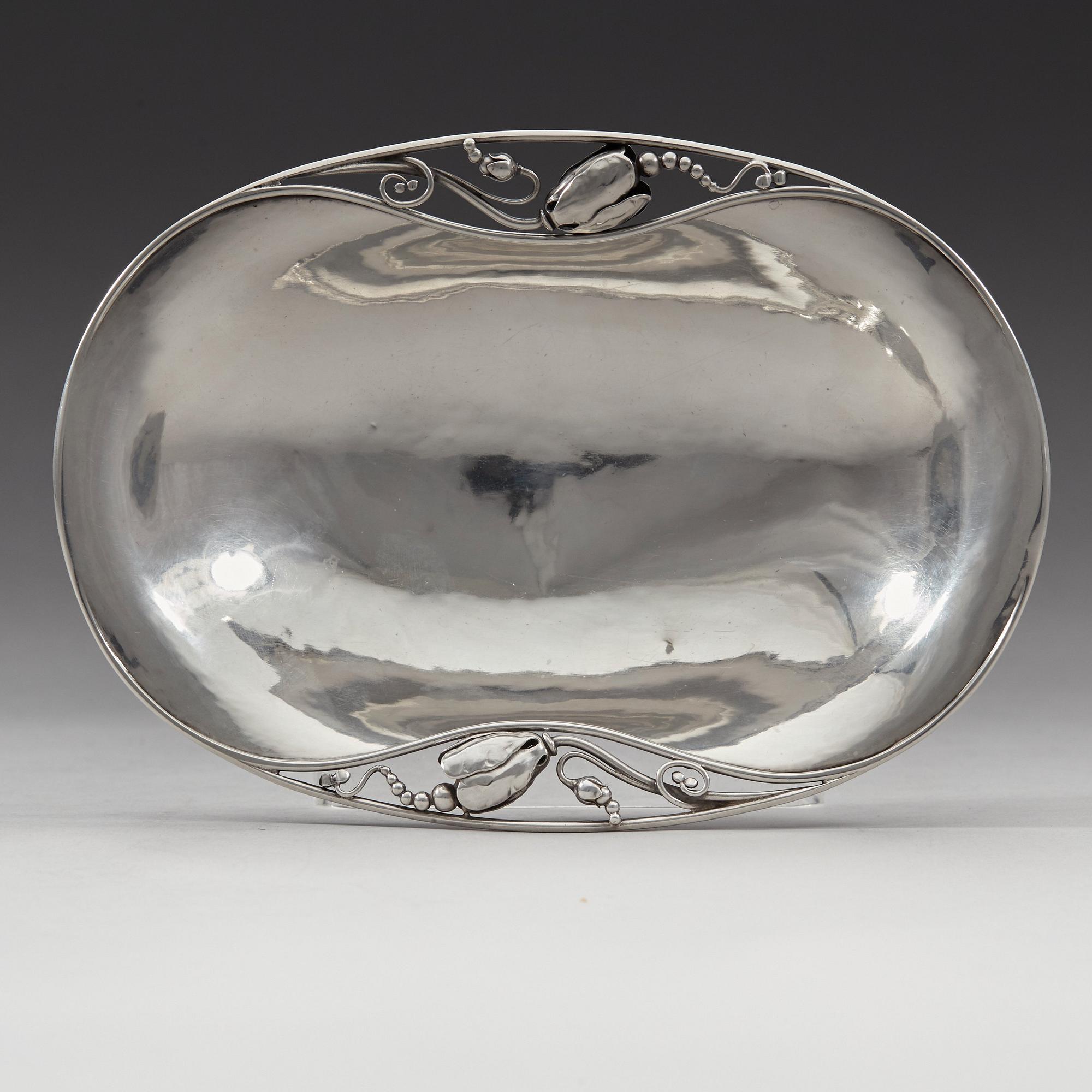 Georg Jensen, skålfat,  "Magnolia/Blossom", Köpenhamn, 1918,