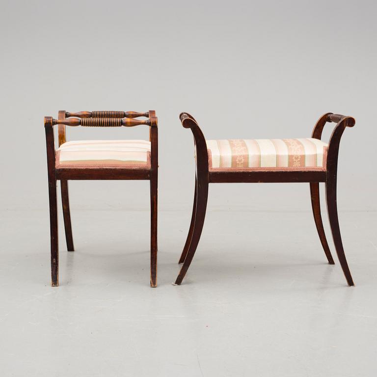 TABURETTER, ett par. Karl-Johan, 1800-talets mitt.