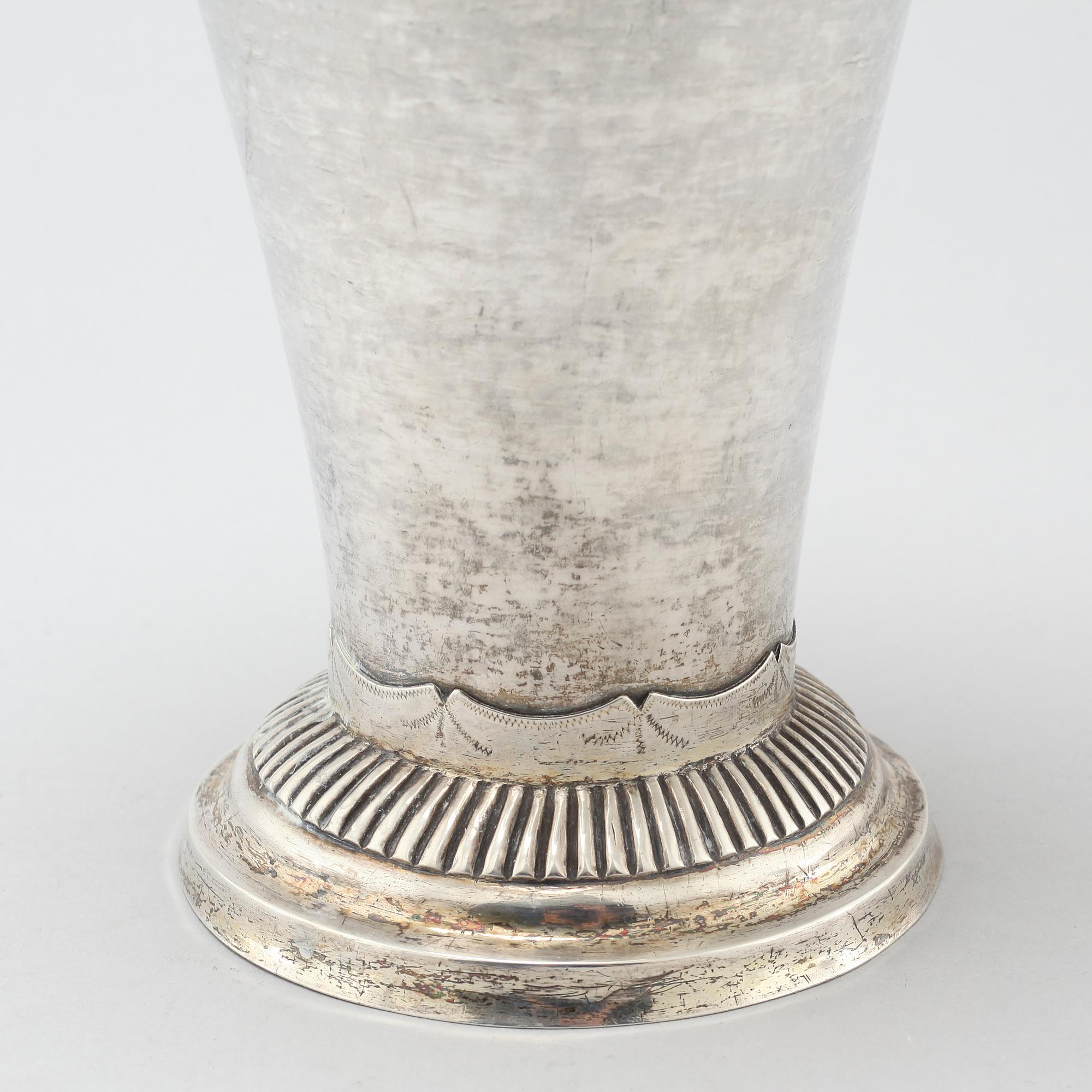 A silver beaker by Anders Pihlgren, Östhammar, 1806.