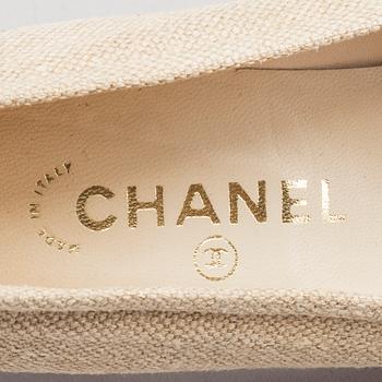 CHANEL,