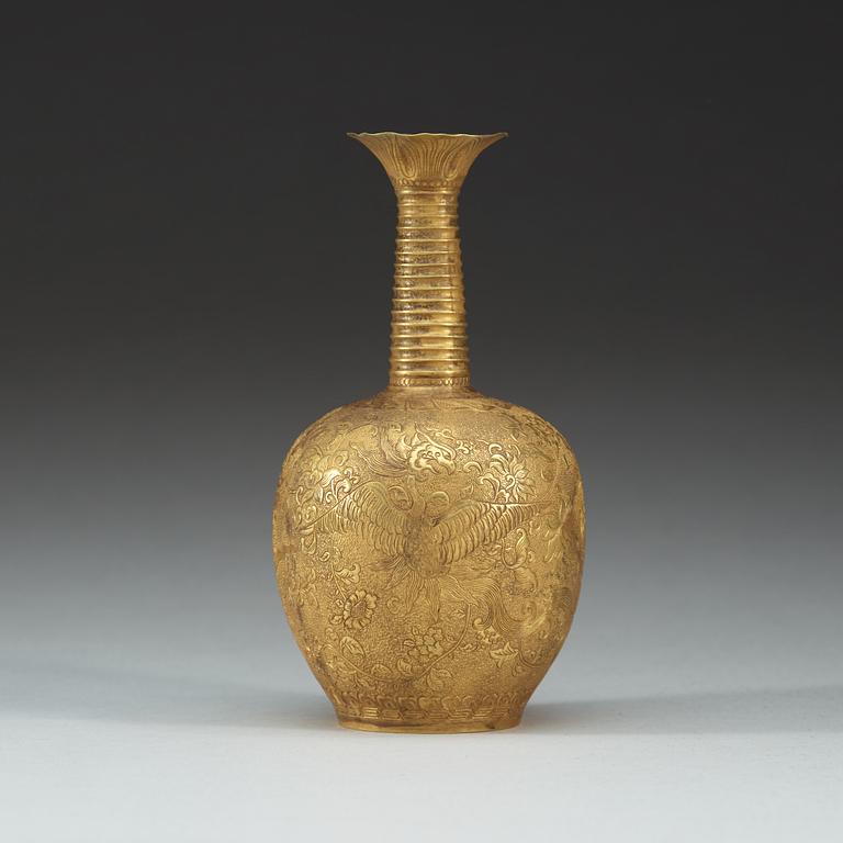 A gold vase, Qing dynasty, 17th/18th Century.