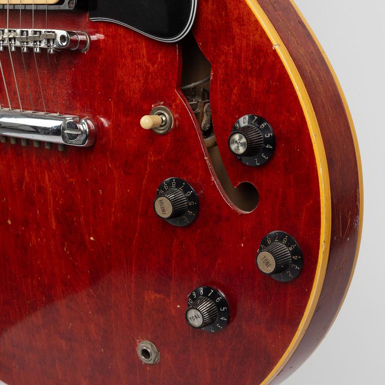 Gibson "ES-335 TDC", semi-acoustic electric guitar, USA, 1967.