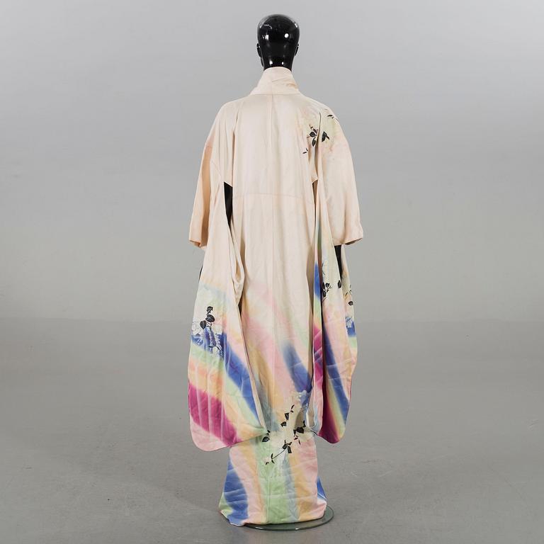 A set of two Japanese 20th century Kimonos.