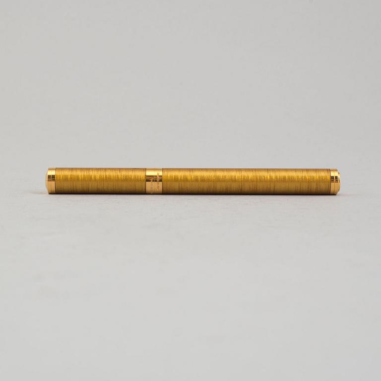 ST DUPONT, a gilt and Chinese lacquer 'Lady' fountain pen, France, 1999.