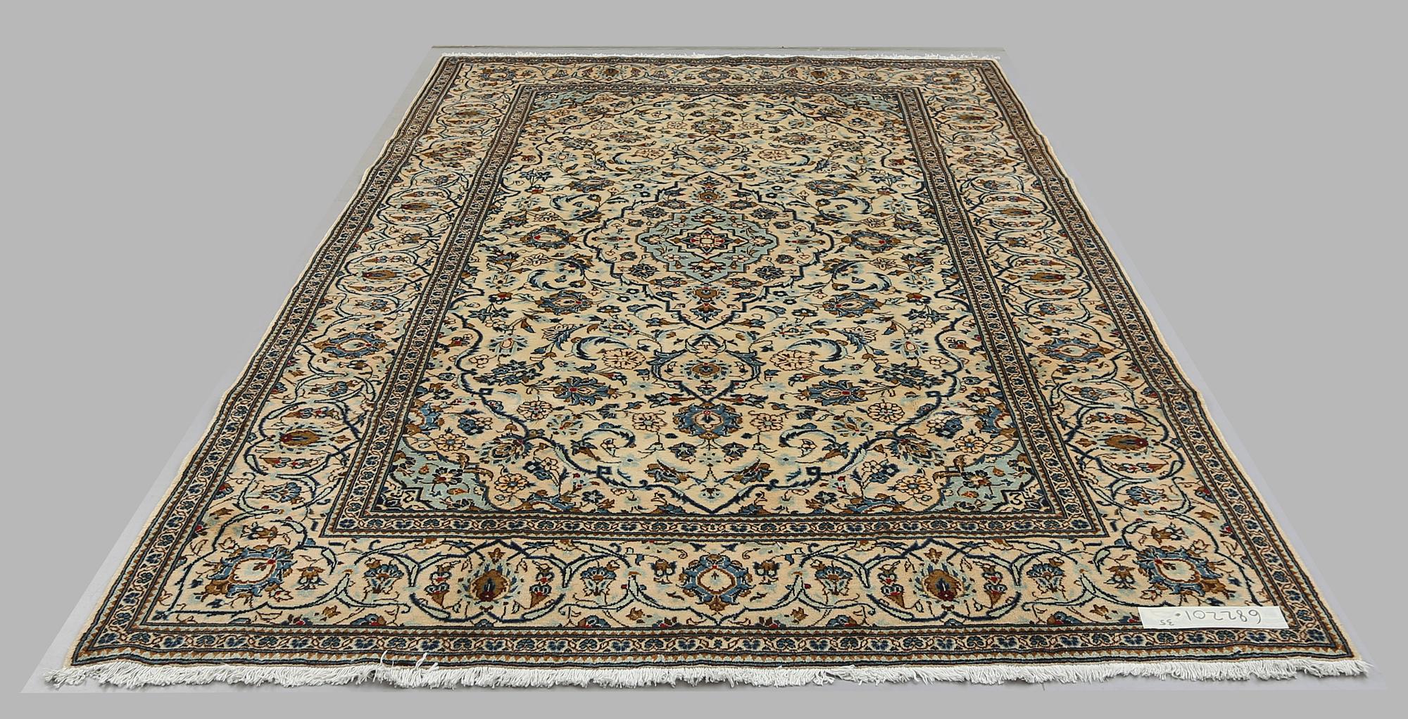 MATTA, Keshan, ca 306 x 198 cm.