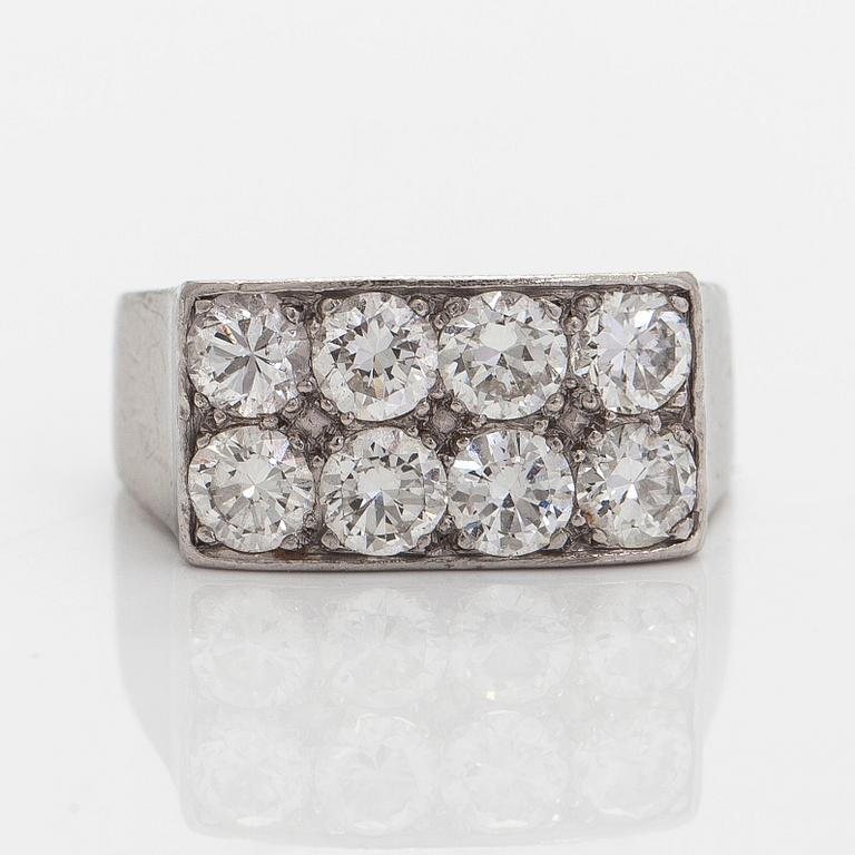 Ring, briljantslipade diamanter, platina, Stockholm 1951.
