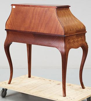 SEKRETÄR, rokokostil, 1900-talets mitt.