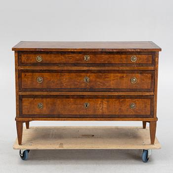 A late Gustavian chest of drawers, around 1800.