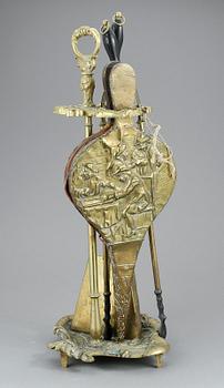 BRASUTENSILIER, 4 delar, omkring 1900.