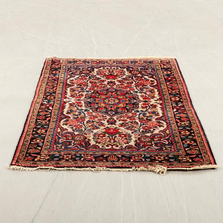 Carpet Oriental semi-antique approx. 150x104 cm.