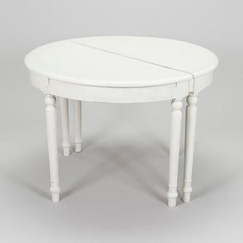 Matbord, sk. månbord, 1800-tal.